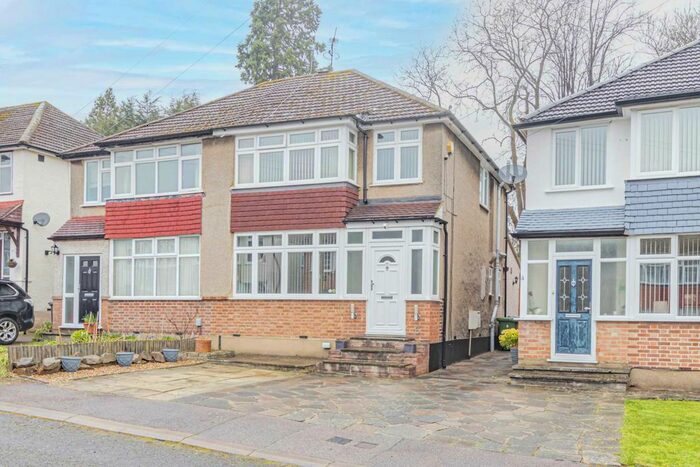 3 Bedroom Semi-Detached House To Rent In Heath Close, Hemel Hempstead, HP1