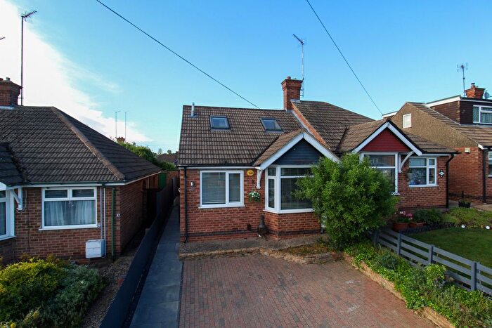 3 Bedroom Semi-Detached House For Sale In Cameron Crescent, Northampton, NN5