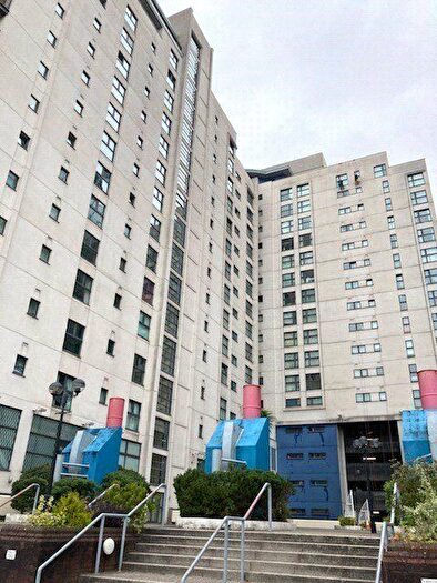 1 Bedroom Flat For Sale In Churchill Way, Cardiff, CF10