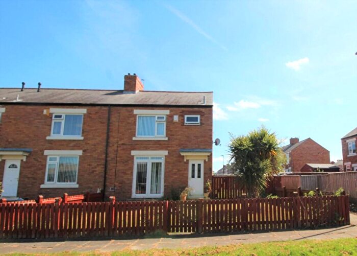 3 Bedroom End Of Terrace House To Rent In Lime Avenue, Houghton-le-Spring, DH4