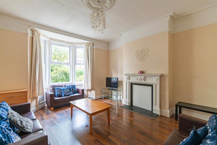 7 Bedroom Terraced House To Rent In Holly Avenue, Jesmond, Newcastle Upon Tyne, NE2