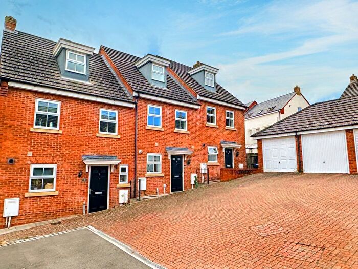 3 Bedroom Terraced House For Sale In Coughton Close, Daventry, NN11