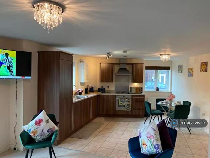 2 Bedroom Flat To Rent In Circus Drive, Cambridge, CB4