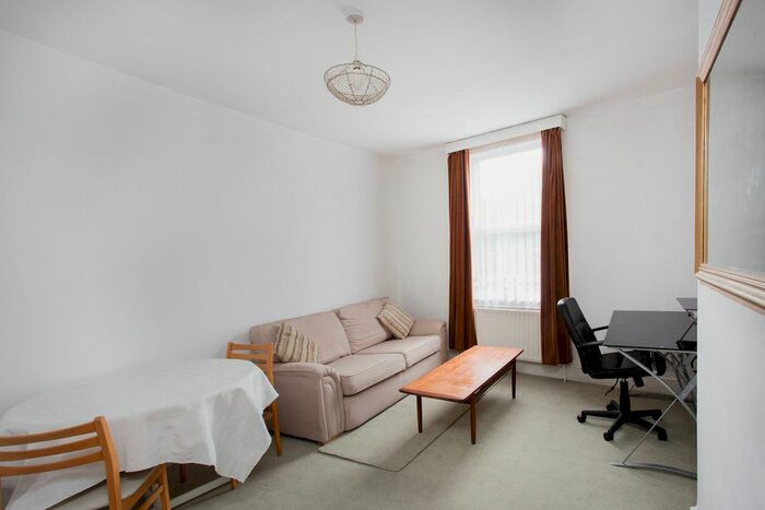 1 Bedroom Flat To Rent In Brixton Road, London, SW9