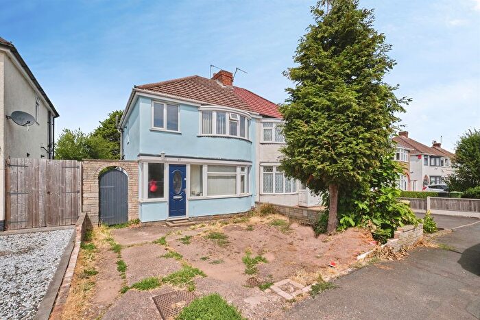 3 Bedroom Semi Detached House For Sale In Aldersley Avenue, Claregate, Wolverhampton, WV6
