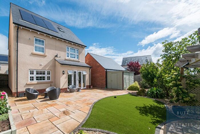 4 Bedroom Detached House For Sale In Sugar House Hill, Exeter, EX2