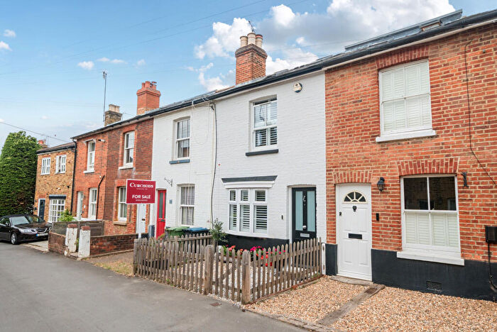 3 Bedroom Terraced House For Sale In Waverley Road, Weybridge, Surrey, KT13
