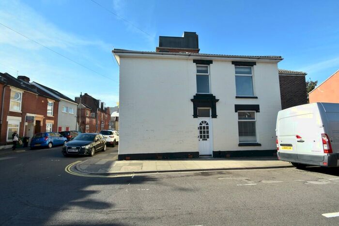 4 Bedroom End Of Terrace House To Rent In Bramble Road, Southsea, PO4