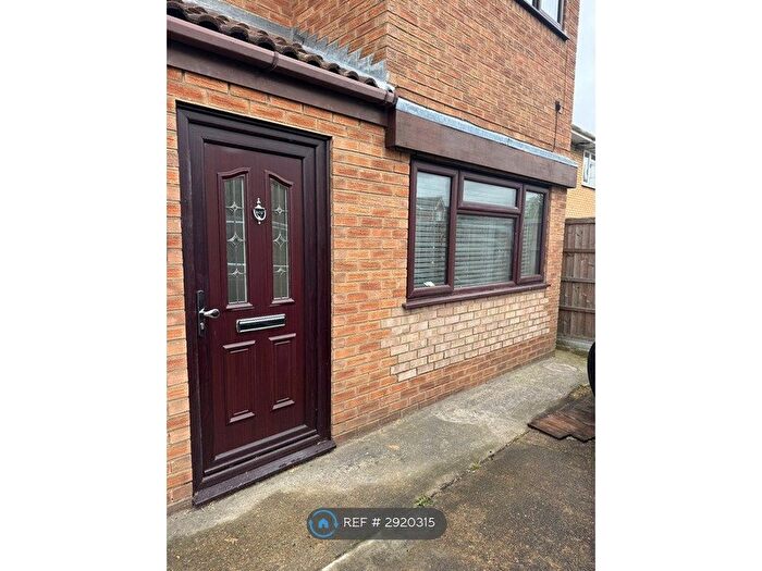 1 Bedroom Flat To Rent In High St, Canvey Island, SS8