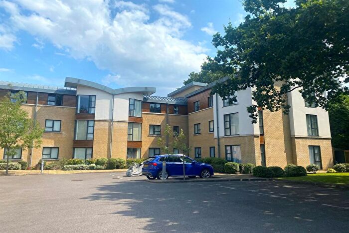 2 Bedroom Flat For Sale In Ferndown, BH22