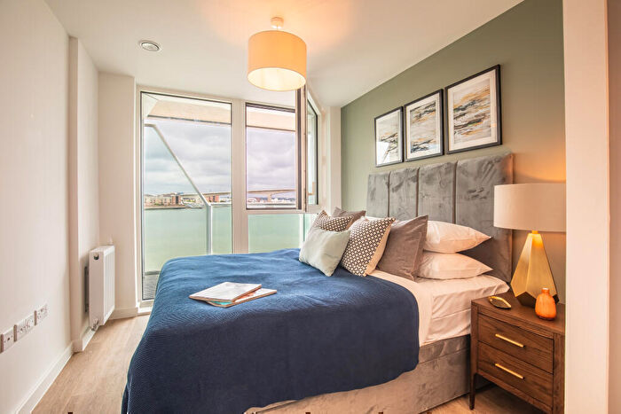 1 Bedroom Apartment To Rent In Centenary Plaza, Southampton, Hampshire, SO19