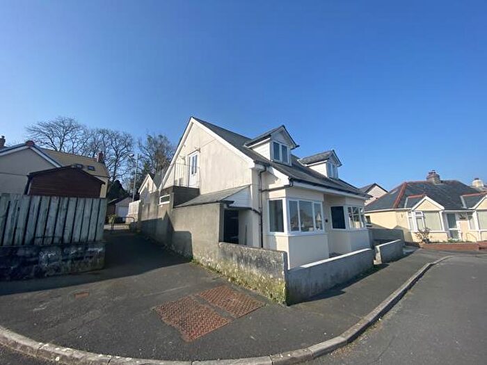 2 Bedroom Flat To Rent In Penworth Close, Launceston, PL15