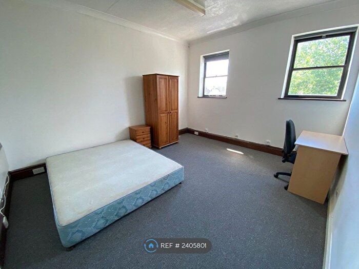 2 Bedroom Flat To Rent In Portswood Road, Southampton, SO17