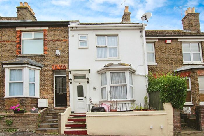 3 Bedroom Terraced House For Sale In Newlands Road, Ramsgate, Kent, CT12