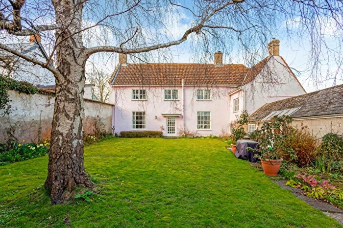 3 Bedroom Detached House For Sale In Warminster Road, Stapleford, Salisbury, Wiltshire, SP3