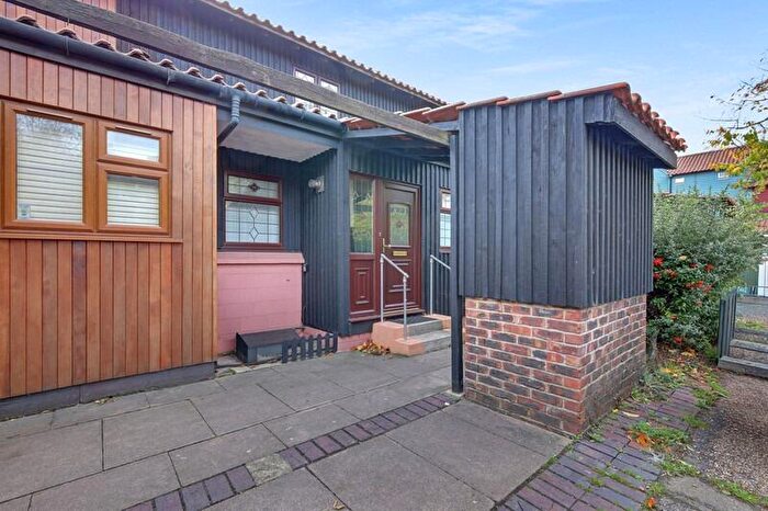 3 Bedroom Terraced House For Sale In Winstree, Basildon, Essex, SS13