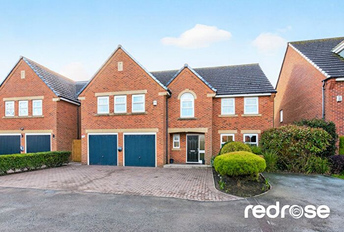 6 Bedroom Detached House For Sale In Summerfield Walk, Buckshaw Village, PR7