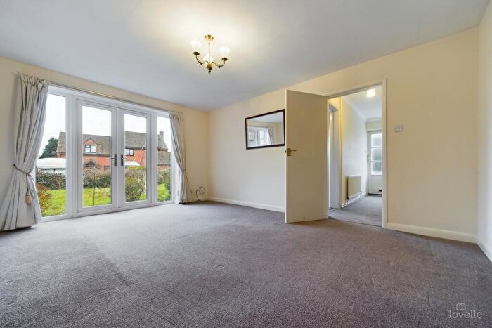 2 Bedroom Detached Bungalow For Sale In Barton Lane, Barrow-upon-Humber, North Lincolnshire, DN19