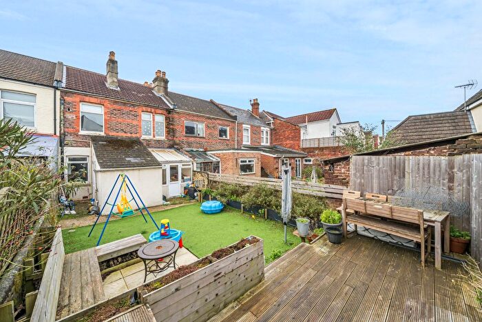 3 Bedroom Terraced House For Sale In Queens Road, Portsmouth, Hampshire, PO2