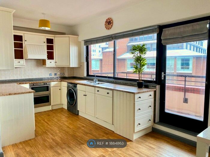 1 Bedroom Flat To Rent In Selborne Court, Reading, RG1