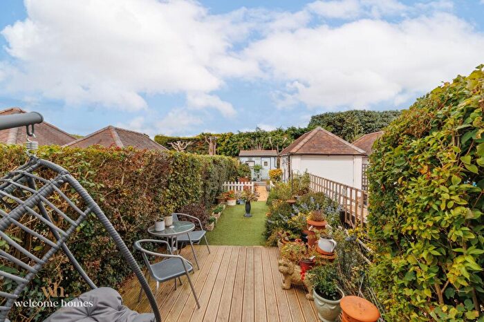 2 Bedroom Flat For Sale In Cooper Dean Drive, Bournemouth, BH8