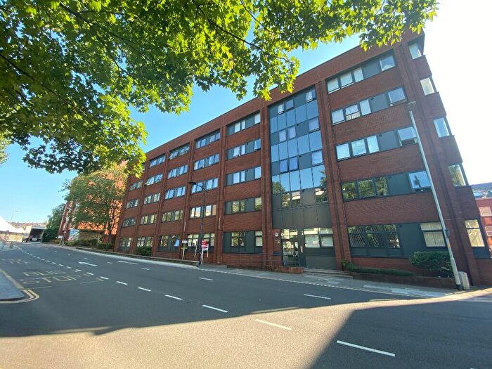 1 Bedroom Flat To Rent In Farnsby Street, Central, Swindon, SN1