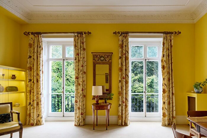 2 Bedroom Flat For Sale In Onslow Square, London, SW7