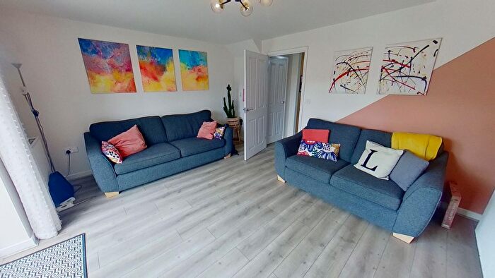 3 Bedroom Semi-detached House To Rent In Brooklands Avenue, Seacroft, Leeds, LS14