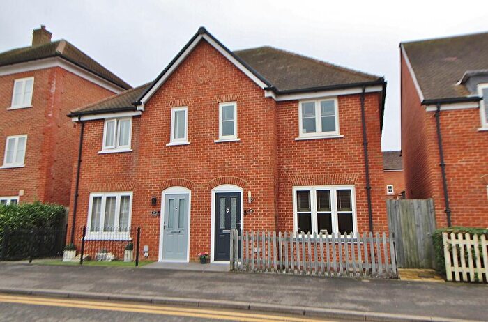 3 Bedroom Semi Detached House For Sale In Grainger Street, Berewood, PO7