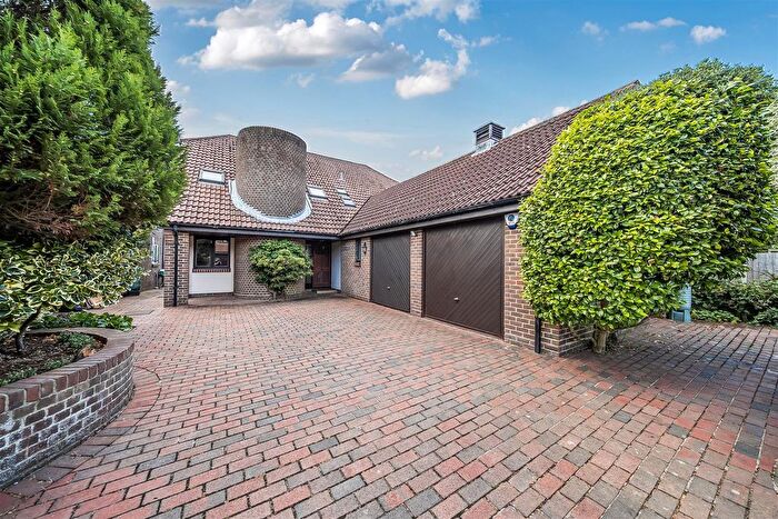 4 Bedroom Detached House For Sale In Bankside, Alverstoke, Gosport, PO12