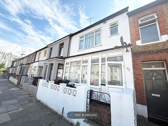 3 Bedroom Terraced House To Rent In Harpour Road, Barking, IG11