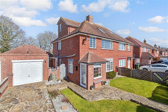 4 Bedroom Semi Detached House For Sale In Arun Road, Bognor Regis, West Sussex, PO21