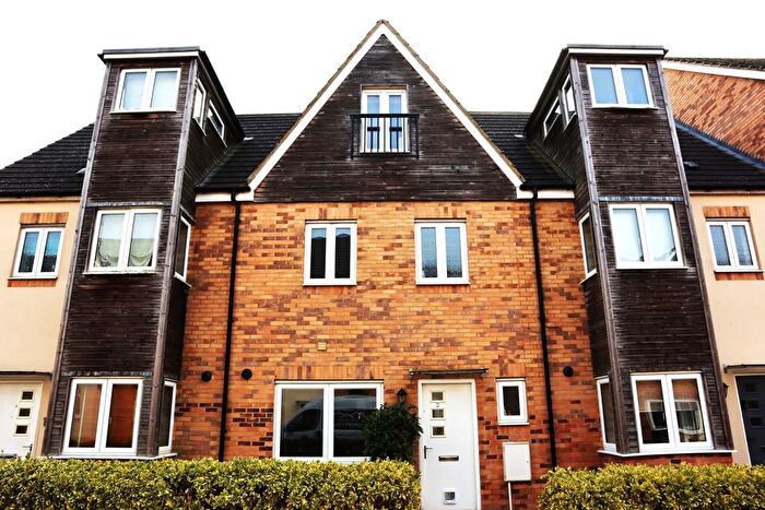 4 Bedroom Town House To Rent In Fonda Meadows, Oxley Park, Milton Keynes, MK4