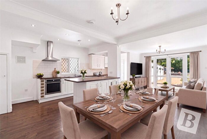 5 Bedroom End Of Terrace House For Sale In Rainsford Way, Hornchurch, RM12