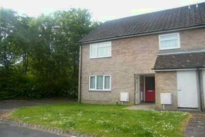 2 Bedroom Maisonette Flat To Rent In Brighton Hill, RG22