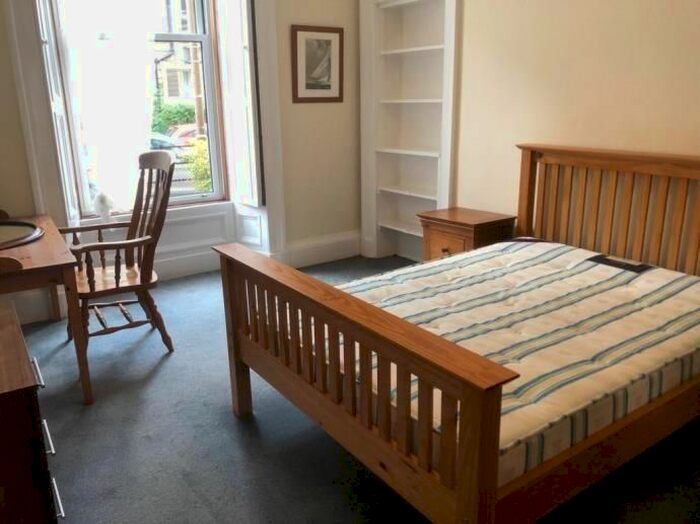 3 Bedroom Flat To Rent In Oxford Street, Newington, Edinburgh, EH8