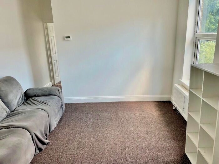 1 Bedroom Flat To Rent In York Road, Southend-On-Sea, Essex, SS1