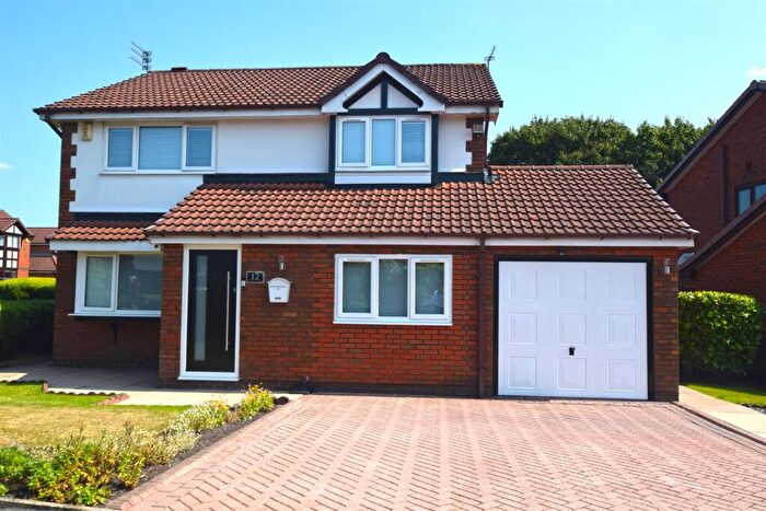 4 Bedroom Detached House For Sale In St. Dominics Way, Alkrington, Middleton, M24