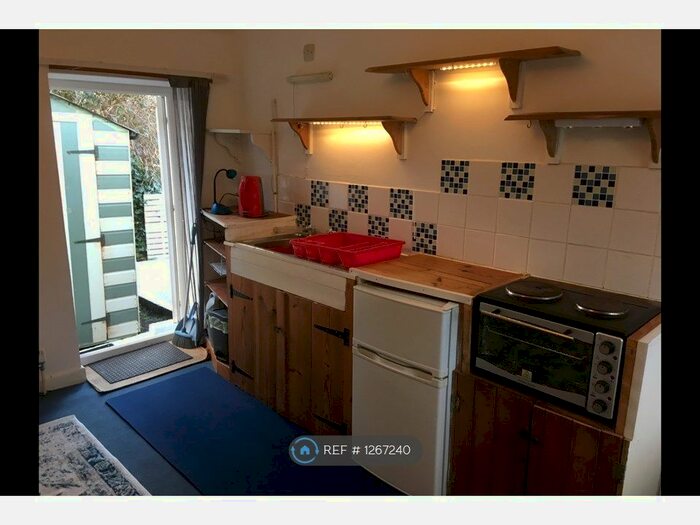 1 Bedroom Flat To Rent In Nancledra, Penzance Cornwall TR20