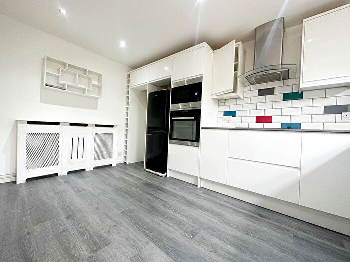 3 Bedroom Semi-Detached House To Rent In Russett Way, Swanley, BR8