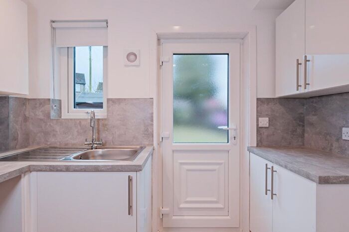 2 Bedroom End Of Terrace House To Rent In Earn Crescent, Wishaw, ML2
