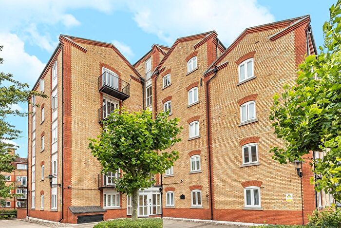 2 Bedroom Flat To Rent In Rotherhithe Street, London, SE16