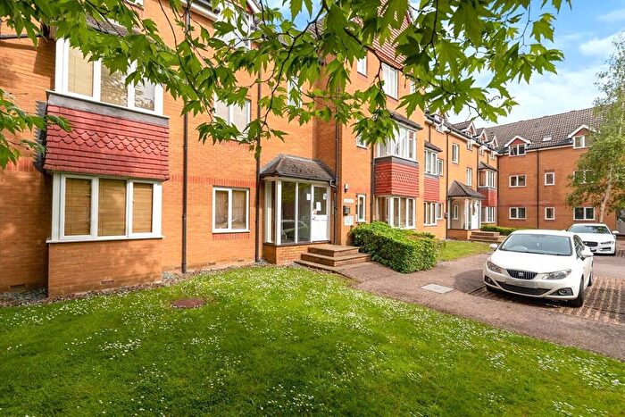 2 Bedroom Flat To Rent In Redoubt Close, Hitchin, Hertfordshire, SG4