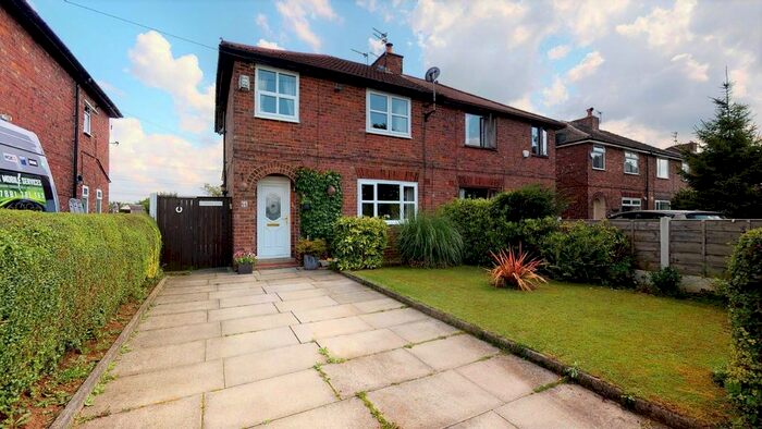 3 Bedroom Semi-Detached House For Sale In Ackers Lane, Carrington, Manchester M31