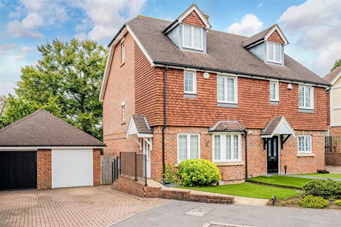 4 Bedroom Town House For Sale In Rowan Close, Banstead, SM7