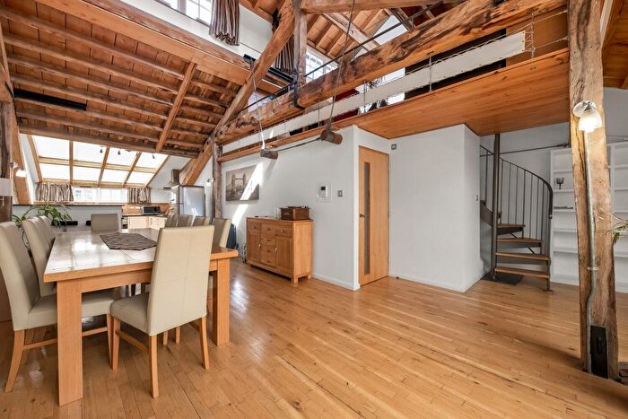 2 Bedroom Flat To Rent In Wheat Wharf, Shad Thames, London Bridge, SE1