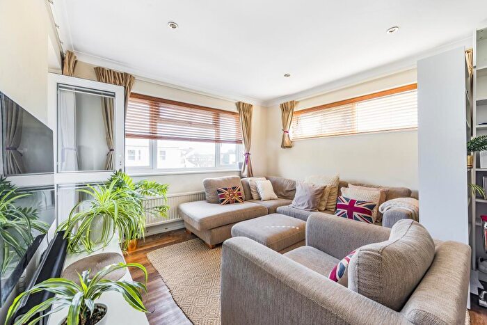 2 Bedroom Flat To Rent In Kingston-Upon-Thames, Surrey, KT1