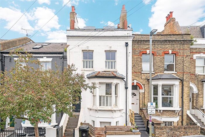 2 Bedroom Flat For Sale In Taybridge Road, London, SW11