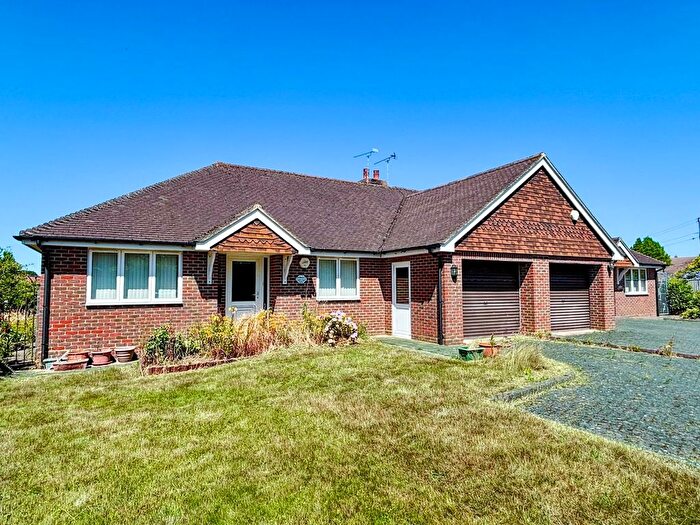 2 Bedroom Bungalow For Sale In Cottage Lane, Westfield, TN35