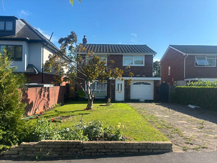 4 Bedroom Detached House To Rent In The Avenue, Worcester Park, KT4